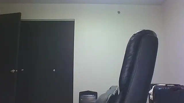 Snapshot of Stayinalive1992 chatting on 03-03-26, 02:39 Stayinalive1992 online show from 03-03-26, 02:39