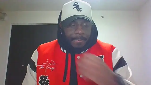 Snapshot of Stayinalive1992 chatting on 03-13-26, 02:51 Stayinalive1992 online show from 03-13-26, 02:51