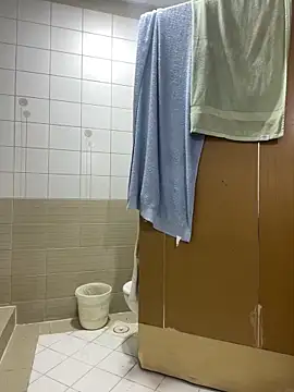 Snapshot of Layla-daloua chatting on 12-18-25, 11:22 Layla-daloua online show from 12-18-25, 11:22