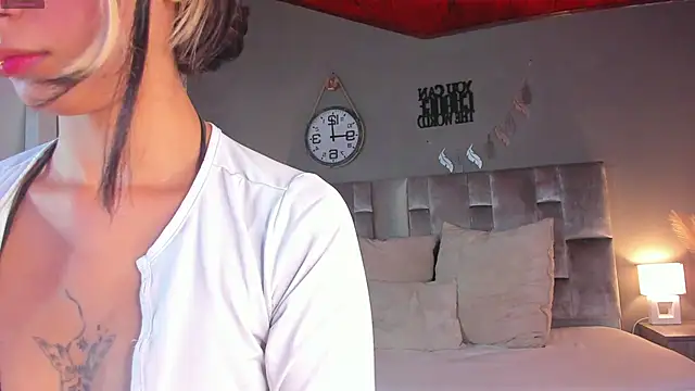 Snapshot of ParisFox_ chatting on 02-10-25, 07:38 ParisFox online show from 02-10-25, 07:38
