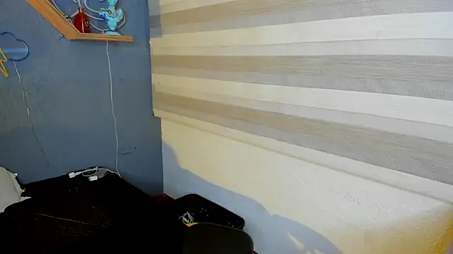 Snapshot of Liittleluaa_ chatting on 12-17-24, 01:16 Liittleluaa online show from 12-17-24, 01:16