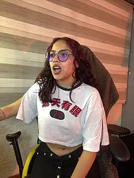 Snapshot of Liittleluaa_ chatting on 01-27-25, 12:16 Liittleluaa online show from 01-27-25, 12:16