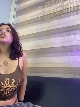 Snapshot of Liittleluaa_ chatting on 03-01-25, 03:38 Liittleluaa online show from 03-01-25, 03:38