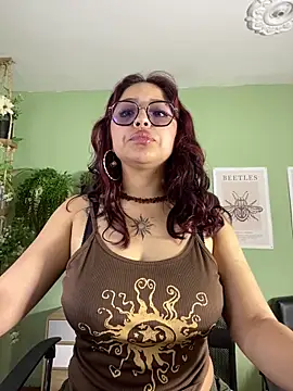 Snapshot of Liittleluaa_ chatting on 09-16-25, 06:20 Liittleluaa online show from 09-16-25, 06:20