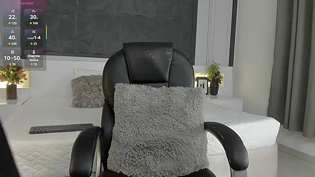 SaraGomez1 online show from 04-21-26, 12:33