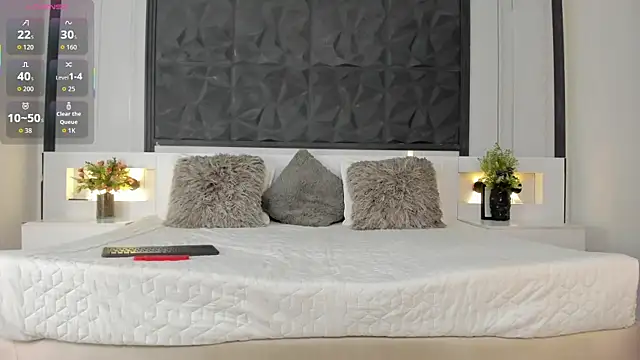 SaraGomez1 online show from 04-28-26, 11:59