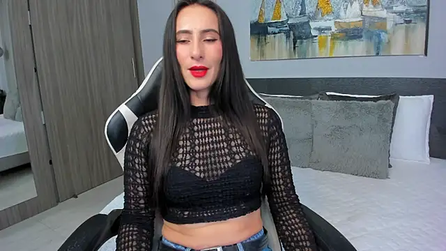 Snapshot of SaraGomez1 chatting on 05-18-26, 12:33 SaraGomez1 online show from 05-18-26, 12:33