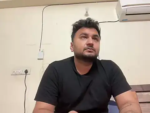 Snapshot of gauravgay93 chatting on 02-17-25, 05:53 gauravgay93 online show from 02-17-25, 05:53