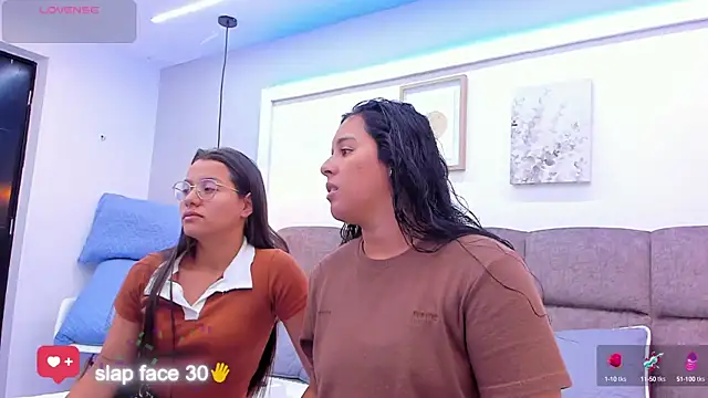 Snapshot of Dilan_y_Mia chatting on 03-18-25, 12:47 Dilan y Mia online show from 03-18-25, 12:47