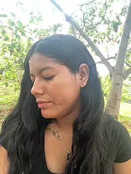 Snapshot of NiaBlanco chatting on 05-15-26, 09:00 NiaBlanco online show from 05-15-26, 09:00