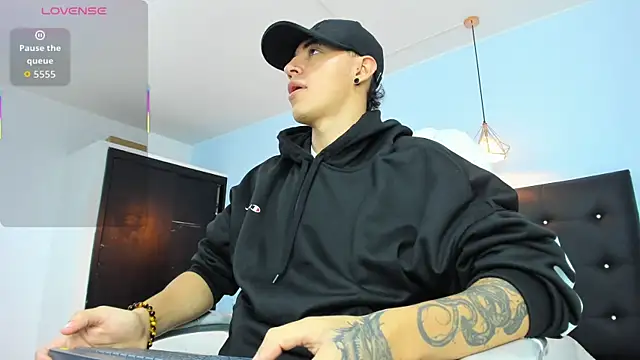 Lobo 17  online show from 10-23-25, 03:50