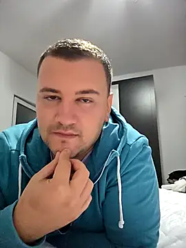 Snapshot of KarlosCarutox chatting on 09-17-25, 05:25 KarlosCarutox online show from 09-17-25, 05:25