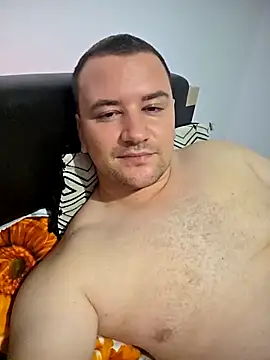 Snapshot of KarlosCarutox chatting on 10-07-25, 07:44 KarlosCarutox online show from 10-07-25, 07:44