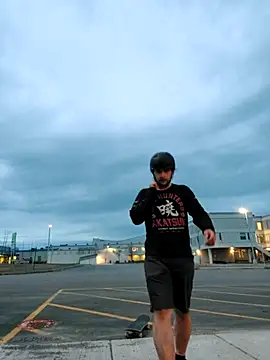 QcMisterv13 online show from 04-18-26, 11:49