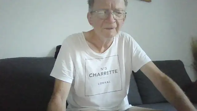 naturiste974 online show from 06-15-26, 04:36