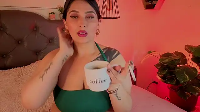 Snapshot of emily_leinner chatting on 07-29-26, 04:32 emily leinner online show from 07-29-26, 04:32
