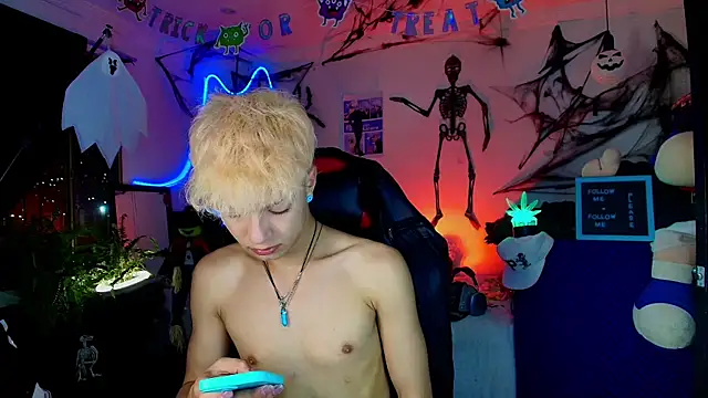 twink sebas  online show from 10-30-25, 04:47