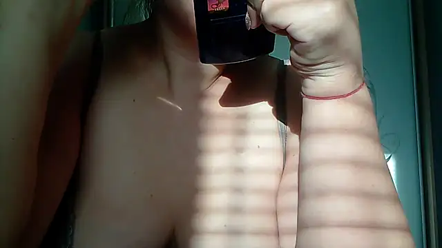 Snapshot of pussyCat_t chatting on 10-15-25, 05:07 pussyCat t online show from 10-15-25, 05:07