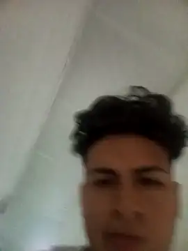 Snapshot of juanpr_1-15 chatting on 11-12-25, 10:30 juanpr 1-15 online show from 11-12-25, 10:30