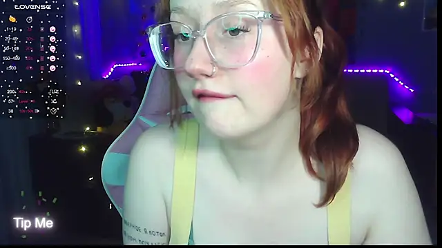 Snapshot of KrisTyBooBsin chatting on 12-21-24, 03:31 KrisTyBooBsin online show from 12-21-24, 03:31