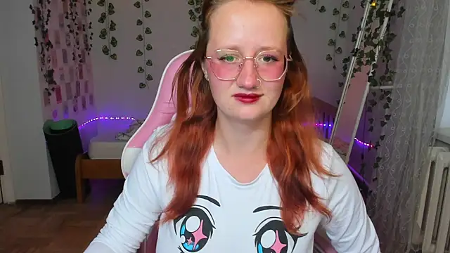 Snapshot of KrisTyBooBsin chatting on 09-18-25, 01:13 KrisTyBooBsin online show from 09-18-25, 01:13