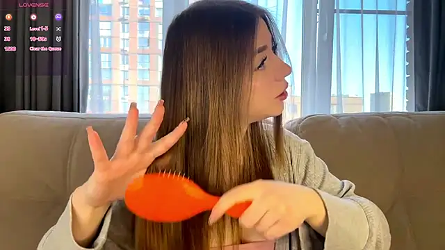 LindaFarmer online show from 10-09-25, 04:21