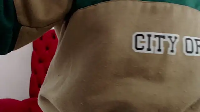 CarolineBrunx online show from 02-18-25, 07:21