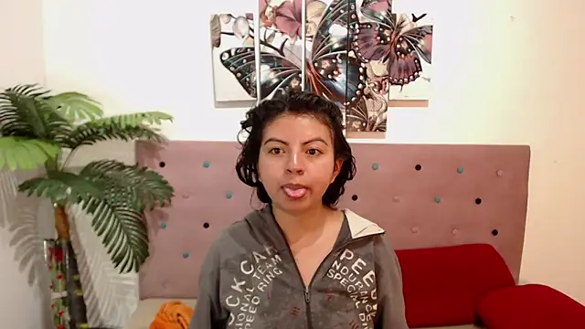 CarolineBrunx online show from 03-11-25, 07:15