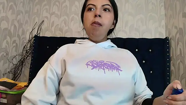 CarolineBrunx online show from 03-07-26, 02:19