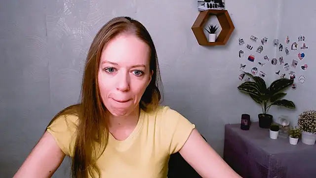 Snapshot of GloriaSi_ chatting on 09-15-25, 04:34 GloriaSi online show from 09-15-25, 04:34