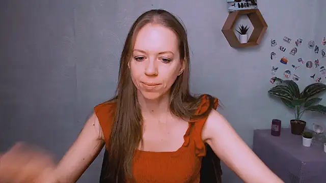 Snapshot of GloriaSi_ chatting on 10-08-25, 10:46 GloriaSi online show from 10-08-25, 10:46