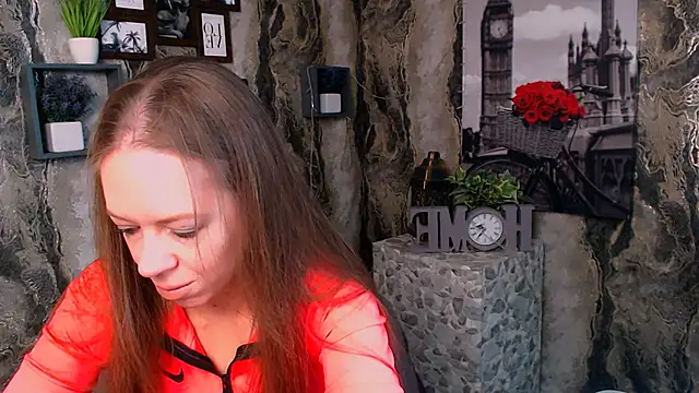 Snapshot of GloriaSi_ chatting on 10-30-25, 05:31 GloriaSi online show from 10-30-25, 05:31