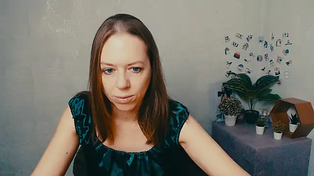 Snapshot of GloriaSi_ chatting on 11-14-25, 05:39 GloriaSi online show from 11-14-25, 05:39