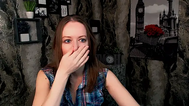 Snapshot of GloriaSi_ chatting on 12-22-25, 05:37 GloriaSi online show from 12-22-25, 05:37