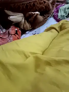 Snapshot of Bhabhi_desi12 chatting on 02-26-25, 04:14 Bhabhi desi12 online show from 02-26-25, 04:14