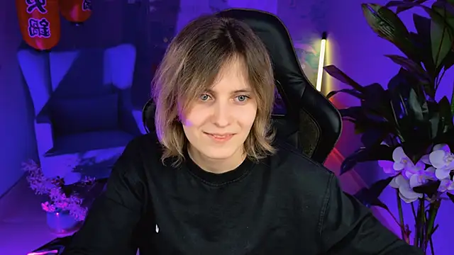 LolaAsmus online show from 02-04-25, 11:16