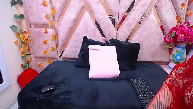 Snapshot of CataleyaLars20 chatting on 11-21-25, 12:48 CataleyaLars20 online show from 11-21-25, 12:48