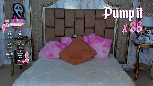 SoffiQueen online show from 10-28-25, 04:53