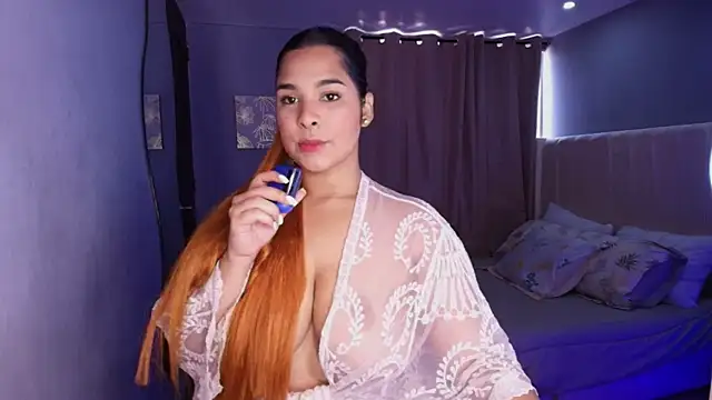 Snapshot of Shenoa1 chatting on 10-28-25, 01:14 Shenoa1 online show from 10-28-25, 01:14