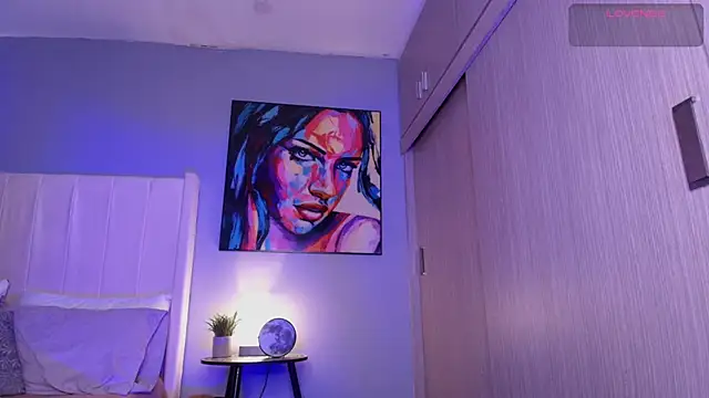 Snapshot of Shenoa1 chatting on 12-15-25, 02:43 Shenoa1 online show from 12-15-25, 02:43