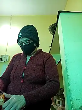 Snapshot of heenage chatting on 12-17-25, 07:14 heenage online show from 12-17-25, 07:14