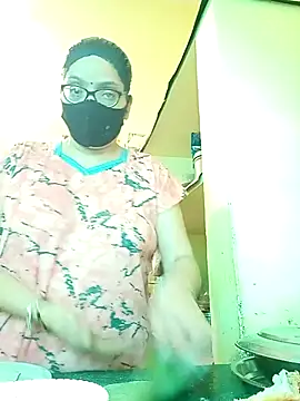 Snapshot of heenage chatting on 01-12-26, 07:57 heenage online show from 01-12-26, 07:57