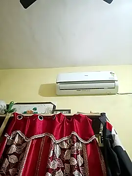 Snapshot of heenage chatting on 01-14-26, 04:29 heenage online show from 01-14-26, 04:29