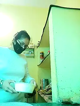 Snapshot of heenage chatting on 01-15-26, 06:29 heenage online show from 01-15-26, 06:29