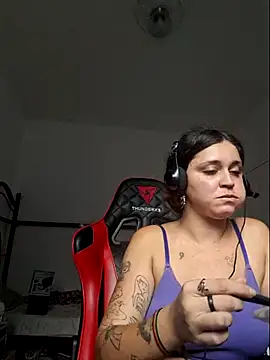 luuhcat09 online show from 10-31-25, 06:20