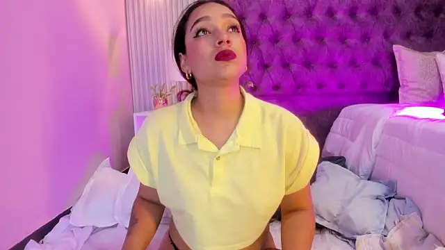 Snapshot of EMILYY_FOXY chatting on 03-21-25, 07:46 EMILYY FOXY online show from 03-21-25, 07:46