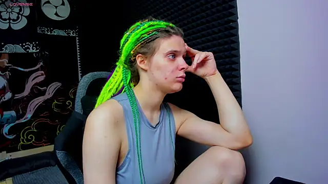 KIKI Krash online show from 10-13-25, 10:15