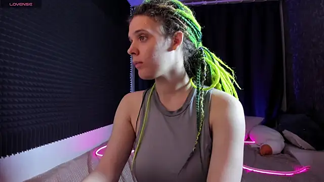 KIKI Krash online show from 10-24-25, 10:55