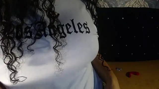 Sofiacowperx online show from 11-27-25, 02:19