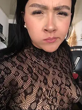 Abigail Cowen online show from 10-09-25, 04:16